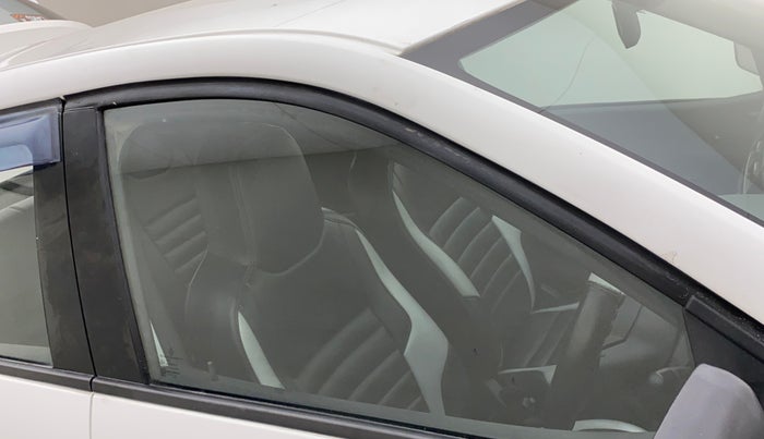 2016 Renault Kwid RXT 0.8 (O), Petrol, Manual, 37,313 km, Driver-side door - Door visor damaged