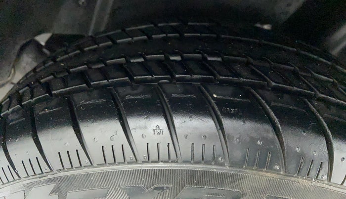 2017 Volkswagen Ameo COMFORTLINE 1.2, Petrol, Manual, 17,810 km, Left Rear Tyre Tread