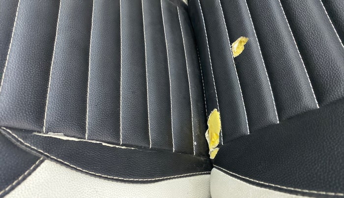 2019 Renault TRIBER RXZ, Petrol, Manual, 34,096 km, Front left seat (passenger seat) - Cover slightly torn