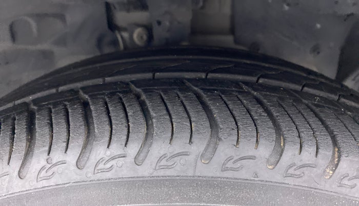 2019 Ford New Figo TITANIUM 1.2 PETROL MT, Petrol, Manual, 19,686 km, Right Front Tyre Tread