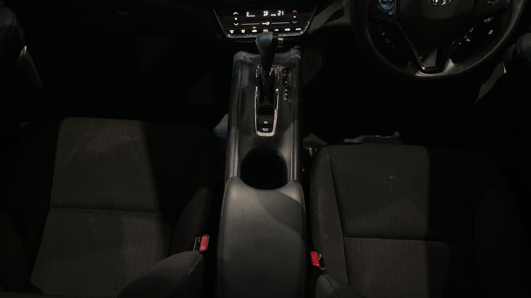 2016 Honda HR-V Vti, Automatic, 117377 km, Center Console
