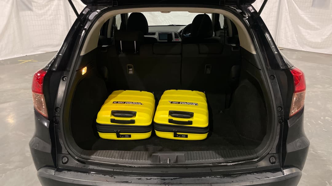 2016 Honda HR-V Vti, Automatic, 117377 km, Boot Inside View with Luggage