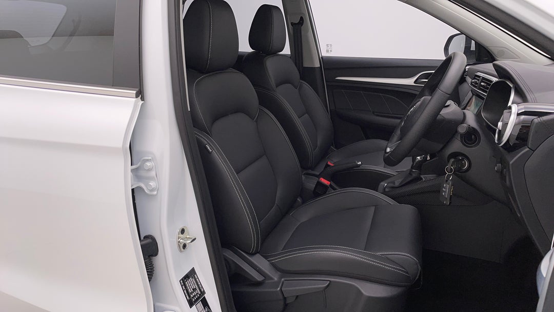 2024 MG ZS Excite, Automatic, 1397 km, Right Side Front Door Cabin View