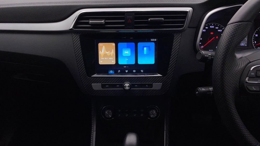 2024 MG ZS Excite, Automatic, 1397 km, Center Console