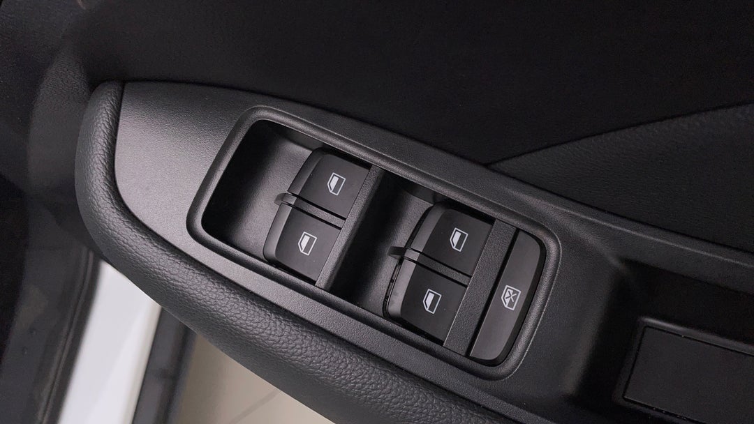 2024 MG ZS Excite, Automatic, 1397 km, Drivers Side Door Panel Controls