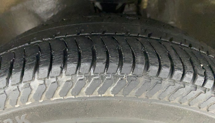 2018 Maruti Alto K10 VXI P, Petrol, Manual, 29,969 km, Left Front Tyre Tread
