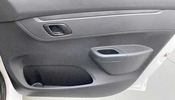 2016 Renault Kwid RXT, Petrol, Manual, 49,015 km, Driver Side Door Panels Control