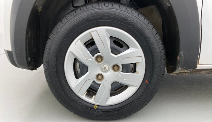 2016 Renault Kwid RXT, Petrol, Manual, 49,015 km, Left Front Wheel