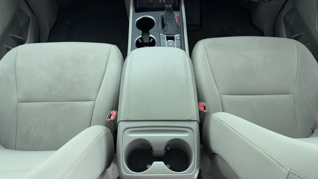 2020 Kia Carnival S, Automatic, 84008 km, Center Console
