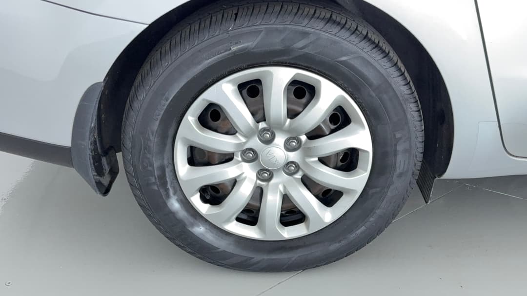 2020 Kia Carnival S, Automatic, 84008 km, Right Rear Wheel