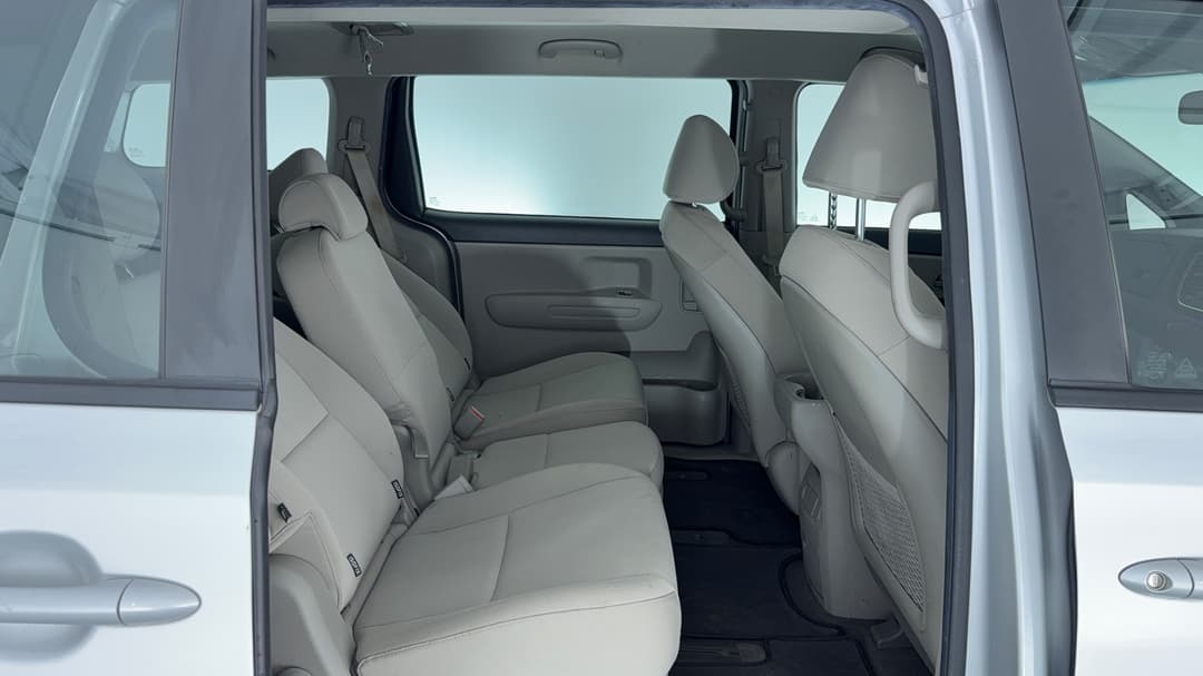 2020 Kia Carnival S, Automatic, 84008 km, Right Side Rear Door Cabin View