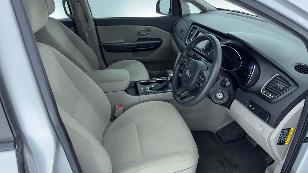 2020 Kia Carnival S, Automatic, 84008 km, Right Side Front Door Cabin View