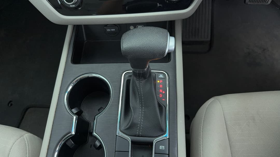 2020 Kia Carnival S, Automatic, 84008 km, Gear Lever 