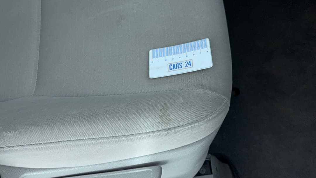 2020 Kia Carnival S, Automatic, 84008 km, Seats Front RHS Stain