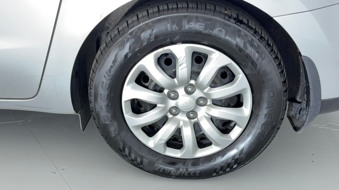 2020 Kia Carnival S, Automatic, 84008 km, Left Rear Wheel