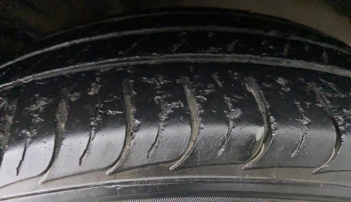 2017 Hyundai Creta 1.6 SX PLUS PETROL, Petrol, Manual, 41,467 km, Left Rear Tyre Tread