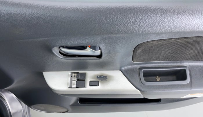 2012 Maruti Wagon R 1.0 LXI CNG, CNG, Manual, 60,437 km, Driver Side Door Panels Control