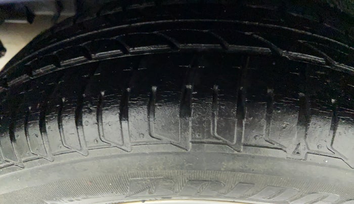 2014 Tata Zest XT RT, Petrol, Manual, 28,141 km, Right Rear Tyre Tread
