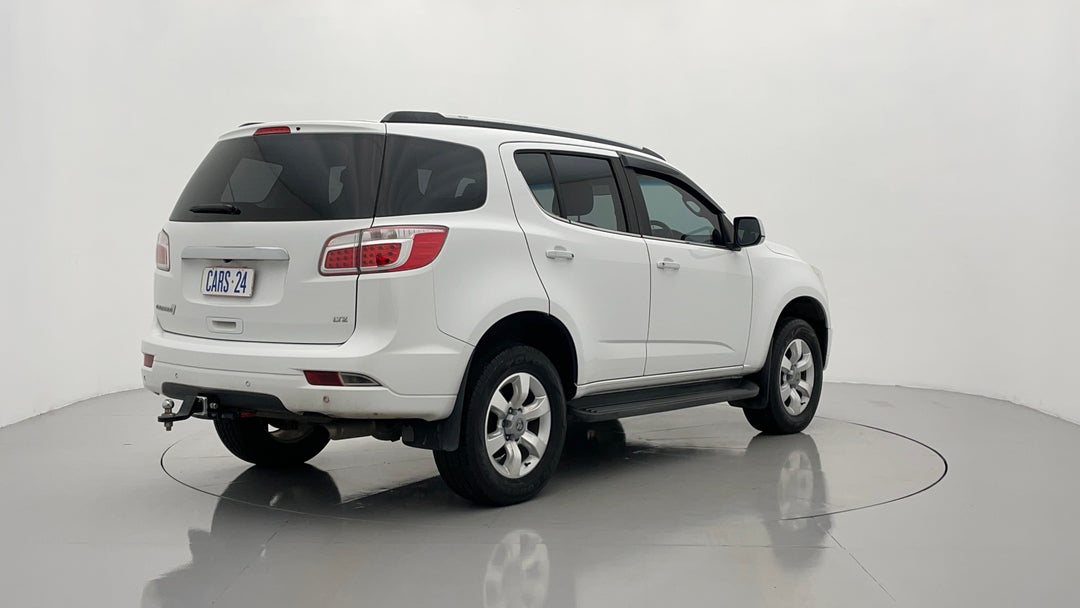 Right Back Diagonal (45- Degree) View