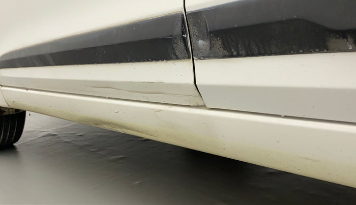 2015 Hyundai Elite i20 ASTA 1.2, Petrol, Manual, 1,19,284 km, Left running board - Slightly dented