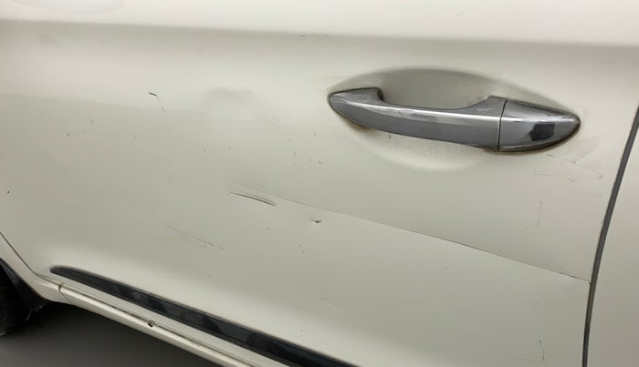 2015 Hyundai Elite i20 ASTA 1.2, Petrol, Manual, 1,19,284 km, Front passenger door - Minor scratches