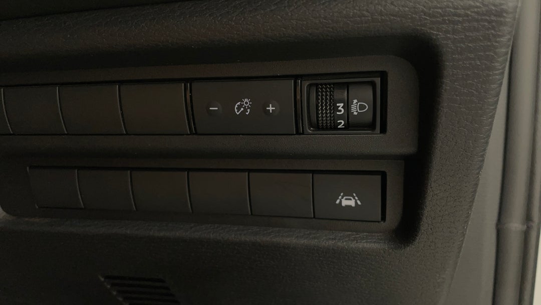 2024 Mitsubishi Outlander Es 5 Seat (2WD), Automatic, 52451 km, Utility Switches/Buttons