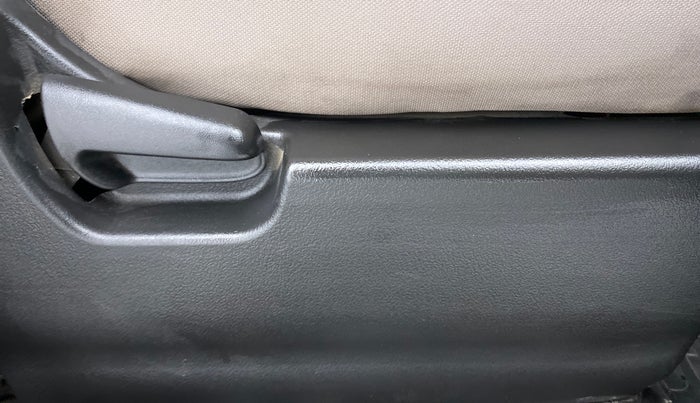 2015 Maruti Wagon R 1.0 VXI, Petrol, Manual, 58,352 km, Driver Side Adjustment Panel