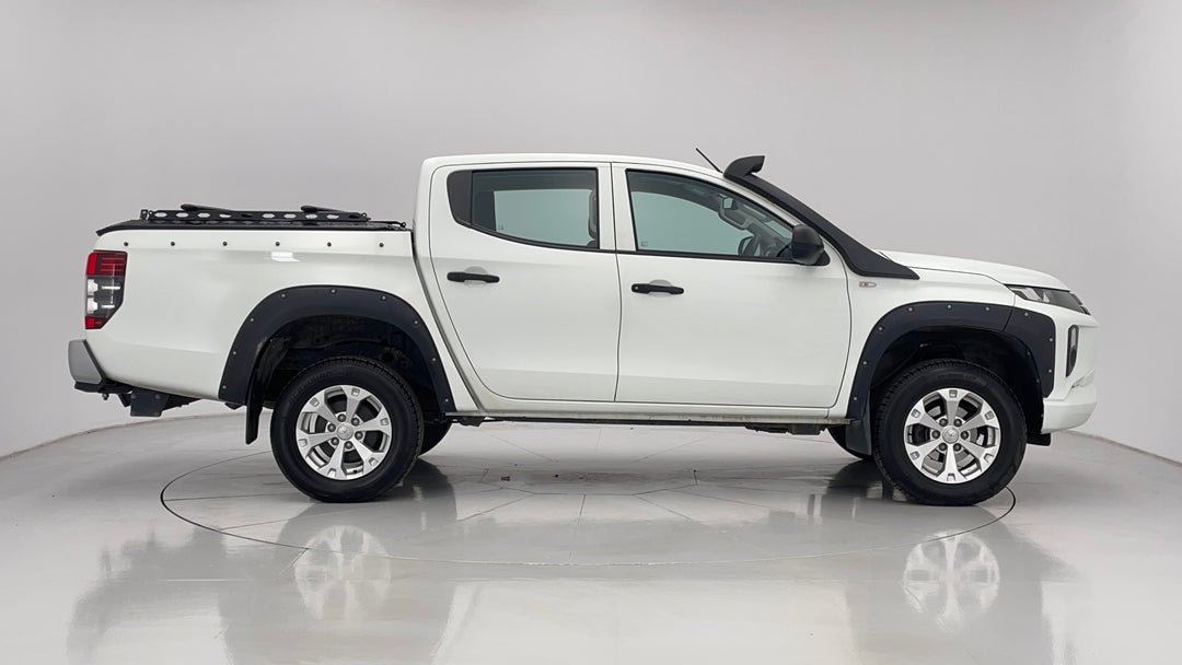 2019 Mitsubishi Triton Glx Adas (4x4), Manual, 64543 km, Right Side View