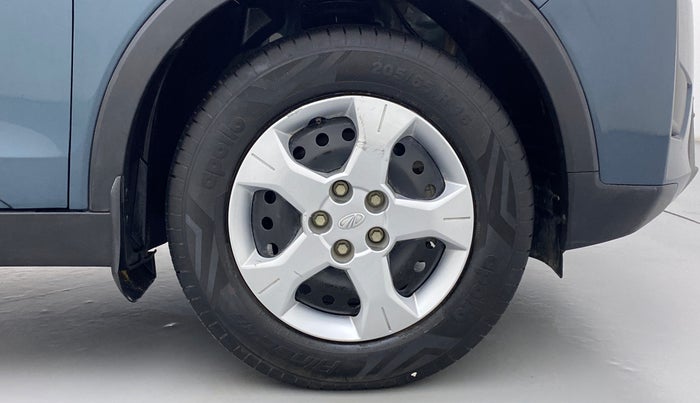 2021 Mahindra XUV300 1.2 W6 MT, Petrol, Manual, 9,823 km, Right Front Wheel