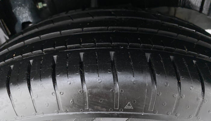 2021 Mahindra XUV300 1.2 W6 MT, Petrol, Manual, 9,823 km, Left Rear Tyre Tread