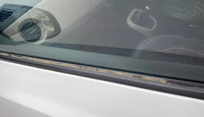 2018 Hyundai Grand i10 SPORTZ 1.2 KAPPA VTVT, Petrol, Manual, 67,181 km, Front passenger door - Weather strip has minor damage