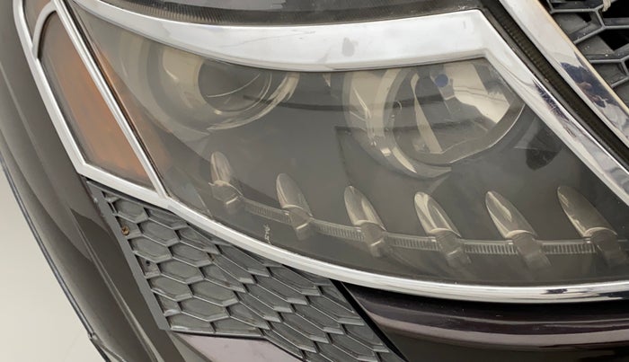 2013 Mahindra XUV500 W8, Diesel, Manual, 97,814 km, Right headlight - Faded