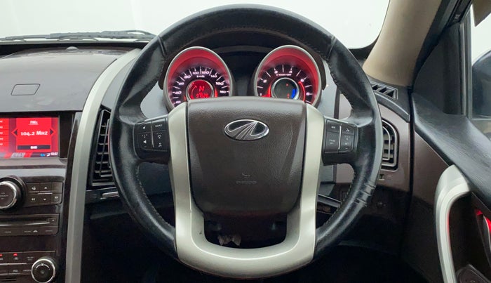 2013 Mahindra XUV500 W8, Diesel, Manual, 97,814 km, Steering Wheel Close Up