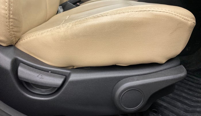 2019 Hyundai Xcent SX 1.2 OPT, Petrol, Manual, 10,981 km, Driver Side Adjustment Panel