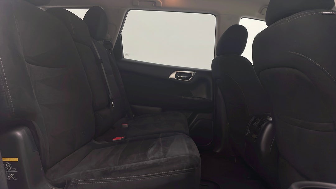 2015 Nissan Pathfinder St (4x2), Automatic, 60724 km, Right Side Rear Door Cabin View