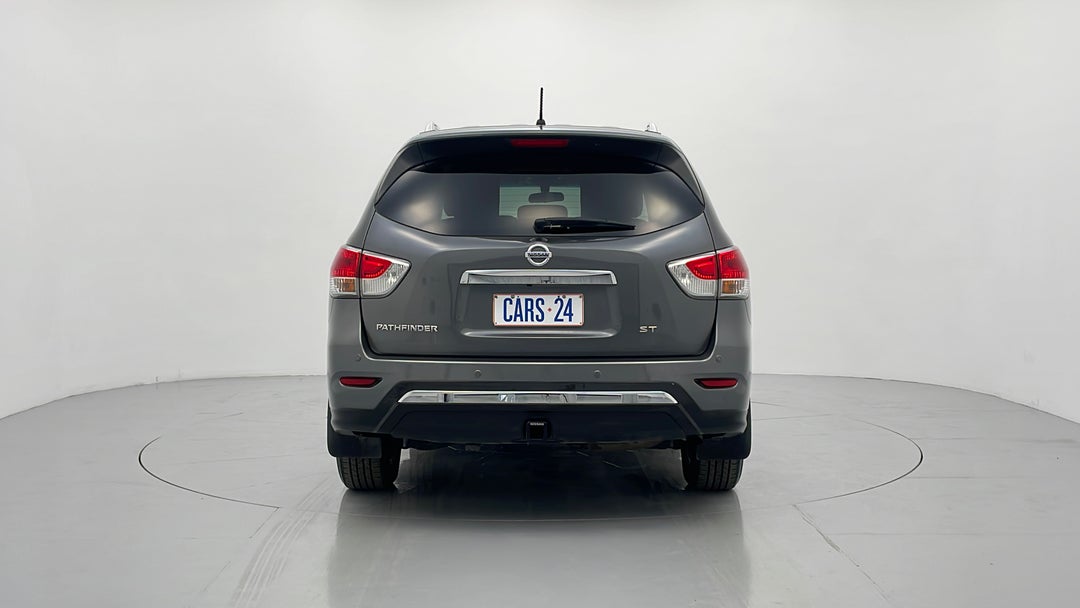 2015 Nissan Pathfinder St (4x2), Automatic, 60724 km, Back/Rear View