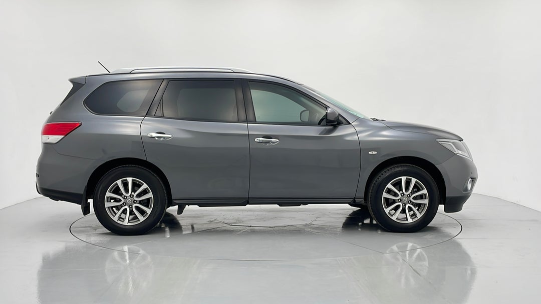 2015 Nissan Pathfinder St (4x2), Automatic, 60724 km, Right Side View