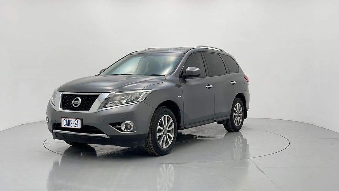 2015 Nissan Pathfinder St (4x2), Automatic, 60724 km, Left Front Diagonal (45- Degree) View