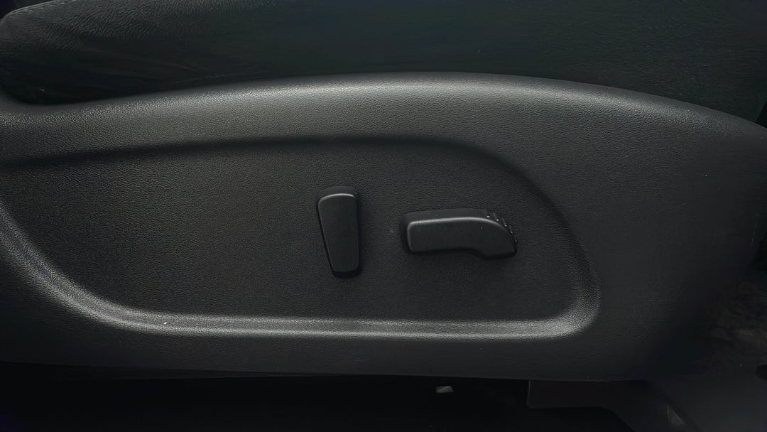 2015 Nissan Pathfinder St (4x2), Automatic, 60724 km, Drivers Side Adjustment Panel