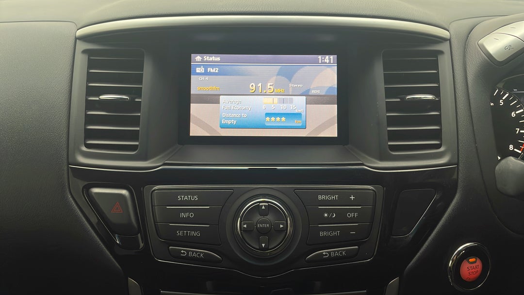 2015 Nissan Pathfinder St (4x2), Automatic, 60724 km, Center Console