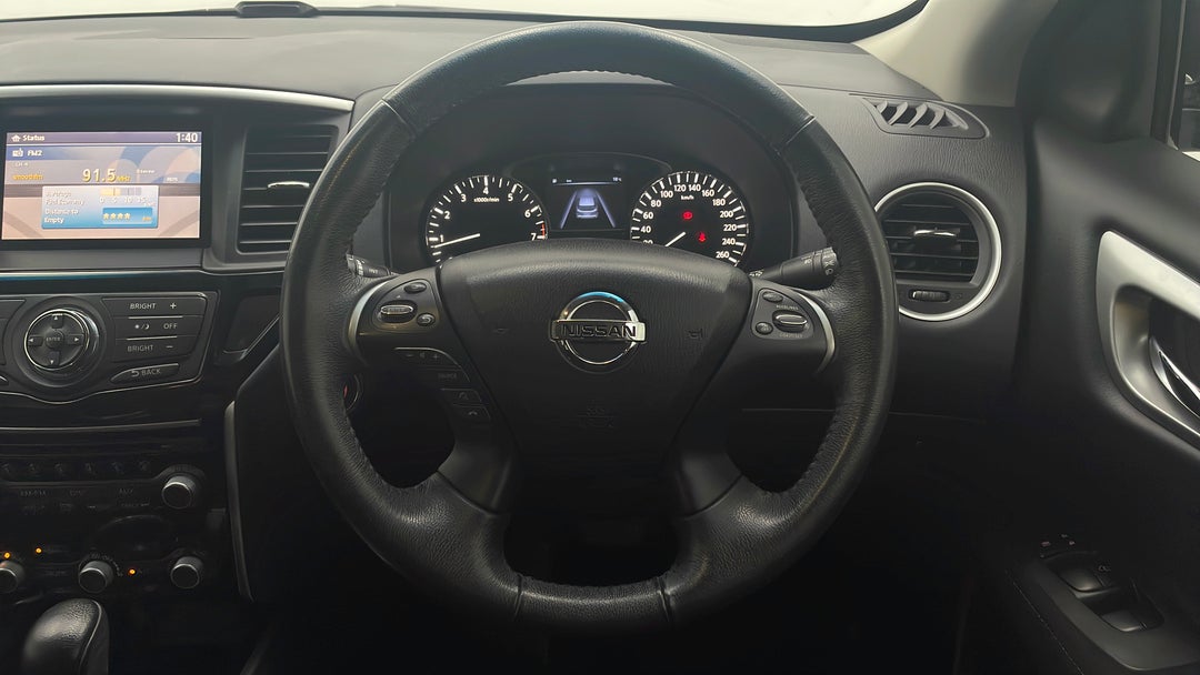2015 Nissan Pathfinder St (4x2), Automatic, 60724 km, Steering Wheel Close-up
