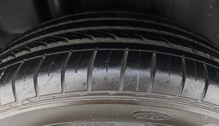 2018 Maruti Ciaz ALPHA 1.4 VVT AMT, Petrol, Automatic, 14,806 km, Right Rear Tyre Tread