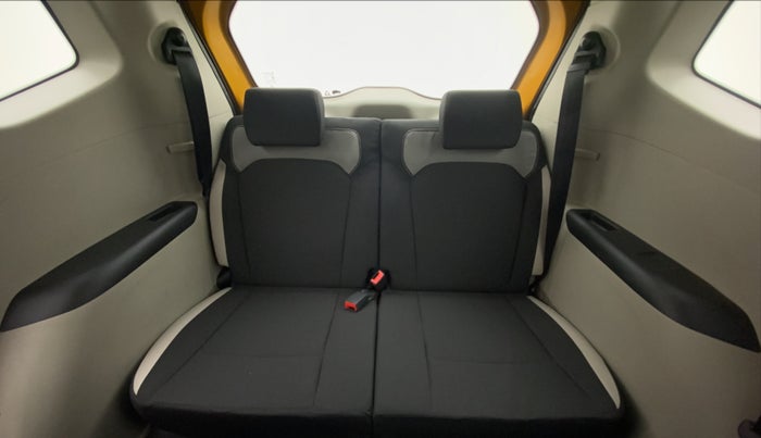 2019 Renault TRIBER 1.0 RXL PETROL, Petrol, Manual, 16,965 km, Third Seat Row ( optional )
