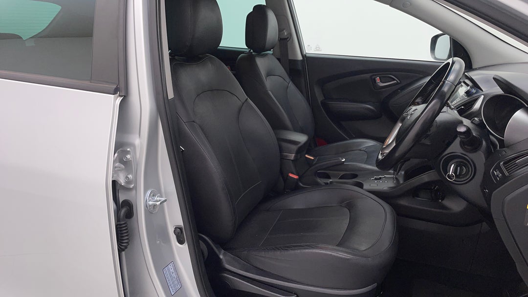 2015 Hyundai Ix35 Se (fwd), Automatic, 105674 km, Right Side Front Door Cabin View