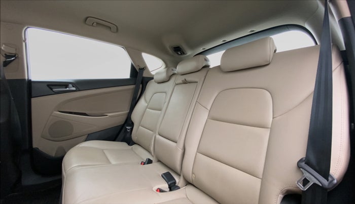 2017 Hyundai Tucson 4WD AT GLS DIESEL, Diesel, Automatic, Right Side Rear Door Cabin View