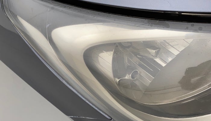 2014 Hyundai Verna FLUIDIC 1.6 VTVT SX, CNG, Manual, 79,670 km, Right headlight - Minor scratches