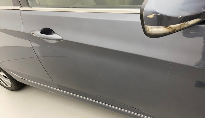2014 Hyundai Verna FLUIDIC 1.6 VTVT SX, CNG, Manual, 79,670 km, Driver-side door - Paint has faded
