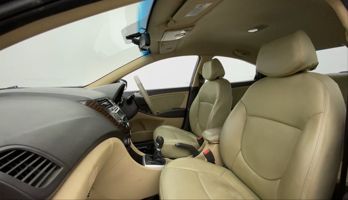 2014 Hyundai Verna FLUIDIC 1.6 VTVT SX, CNG, Manual, 79,670 km, Right Side Front Door Cabin