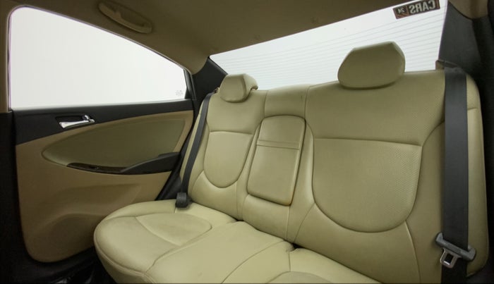 2014 Hyundai Verna FLUIDIC 1.6 VTVT SX, CNG, Manual, 79,670 km, Right Side Rear Door Cabin
