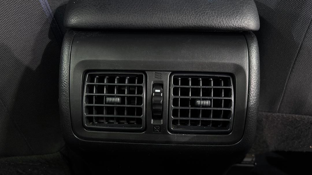 2015 Toyota Camry Altise, Automatic, 107674 km, Rear A/C Vent